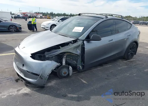 2025 Tesla Model Y Long Range Dual Motor All-Wheel Drive из США, поврежденный, VIN 7SAYGDEE7SA339224